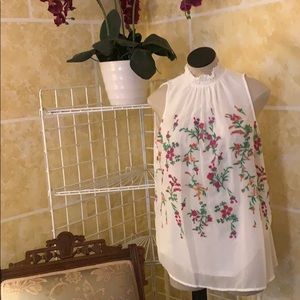 NWT Alex Marie Fashionable Embroidered Blouse